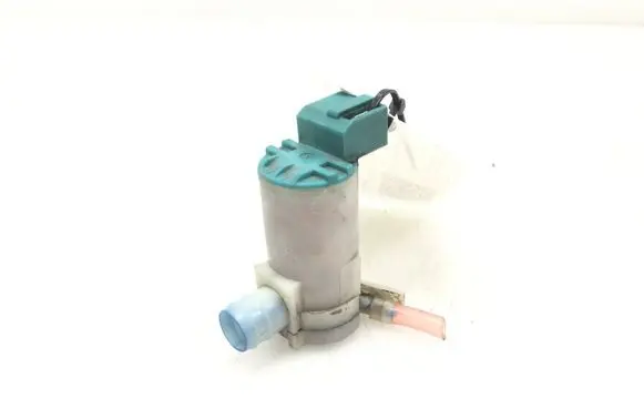 Nissan X-Trail T30 Windscreen/windshield washer pump 2224616