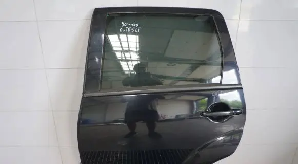 Mitsubishi Outlander Rear door