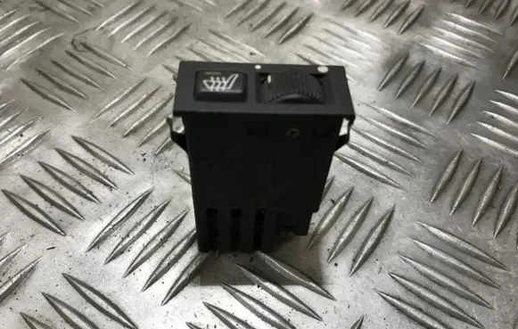 BMW 5 E39 Seat heating switch 61318352259 61.31-8352259