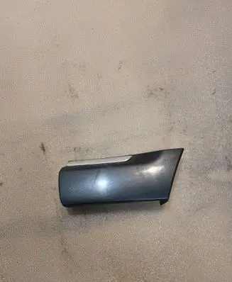Rear fender molding trim