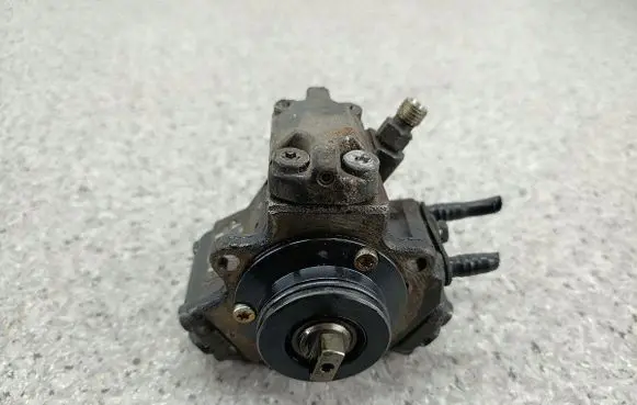 Hyundai Tucson JM Fuel injection high pressure pump