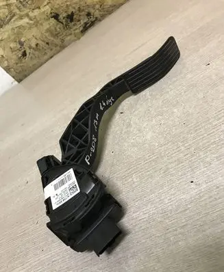 Peugeot 208 Accelerator throttle pedal 9671433780