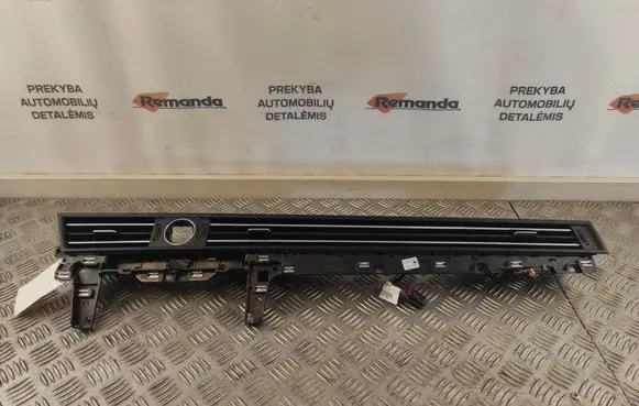 Dash center air vent grill