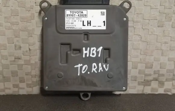 Toyota RAV 4 (XA50) LED ballast control module 8990742020