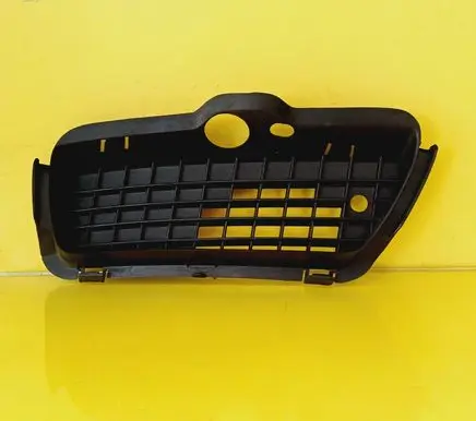 Volkswagen Golf III Front bumper lower grill 1H6853666
