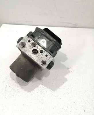 Ford Mondeo Mk III ABS Pump 1S712M110AE