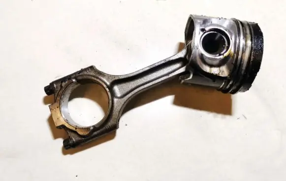 Volvo XC60 Piston with connecting rod