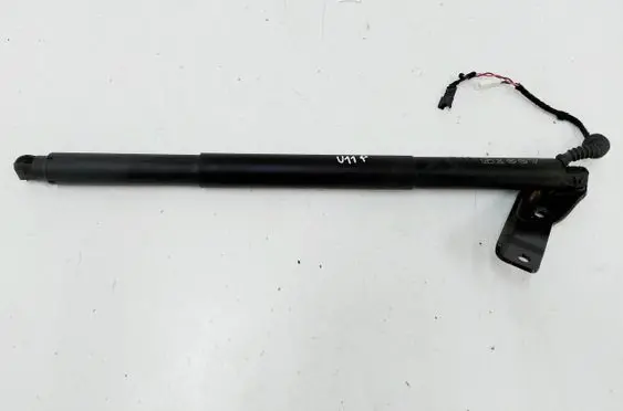 BMW iX1 Tailgate strut 5B4FCB5