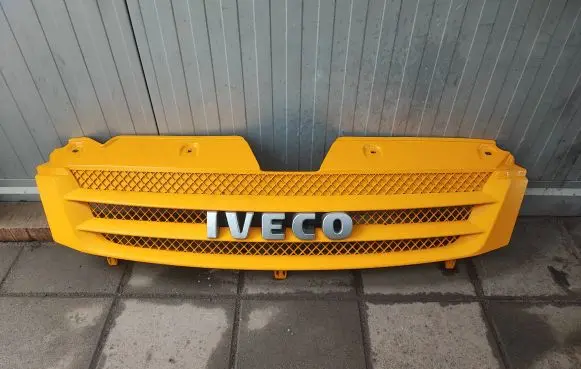 Iveco Daily 35 - 40.10 Front bumper upper radiator grill 38028012205 181007