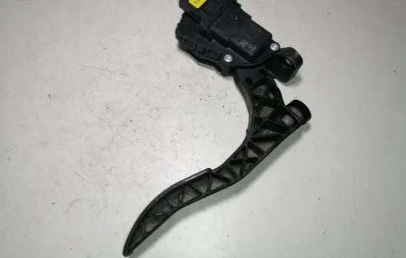 Audi A6 S6 C6 4F Accelerator throttle pedal 4F1723523B