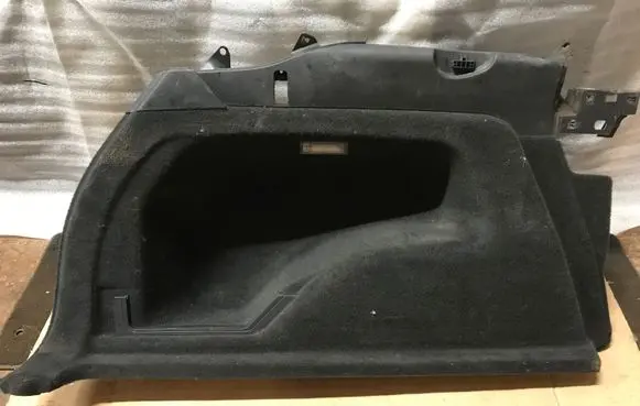 Volkswagen Touareg II Trunk/boot lower side trim panel 7P6863819A