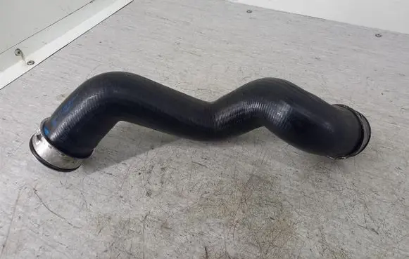 Volkswagen PASSAT B5.5 Intercooler hose/pipe 3B0145834N