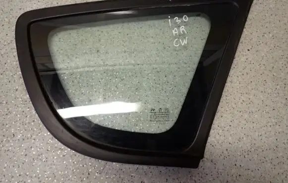 Hyundai i30 Sliding door window/glass 