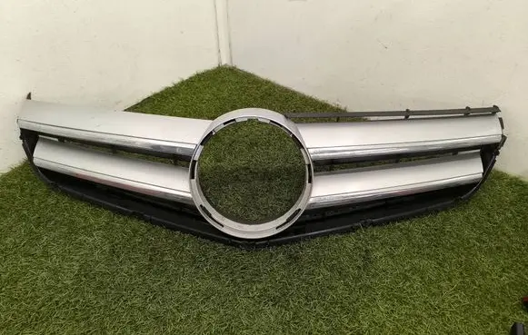 Mercedes-Benz E C207 W207 Front grill A2078880460 A2078880183