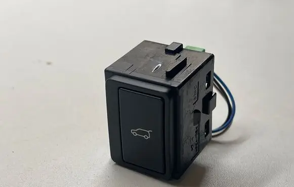 Land Rover Range Rover Velar Tailgate opening switch J8A2-11B654-AA