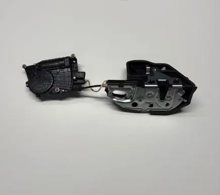 BMW 5 F10 F11 Rear door lock 7154516