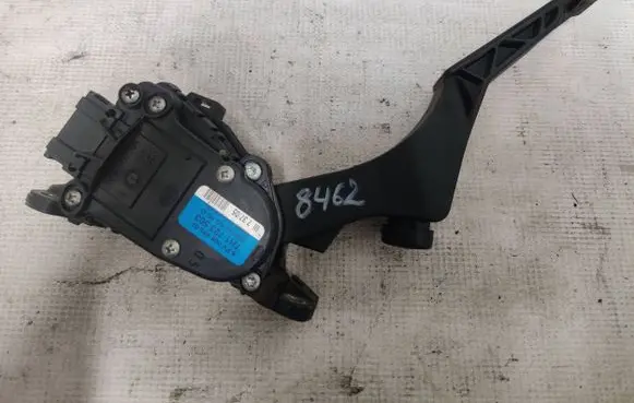 Volkswagen Transporter - Caravelle T5 Accelerator throttle pedal 7H1723503 6PV00849502