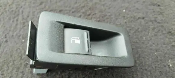 Volkswagen Touran I Fuel tank opening switch 1F0959527