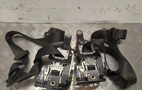 Mercedes-Benz E W212 Set of seat belts A2128600786 A2128600886