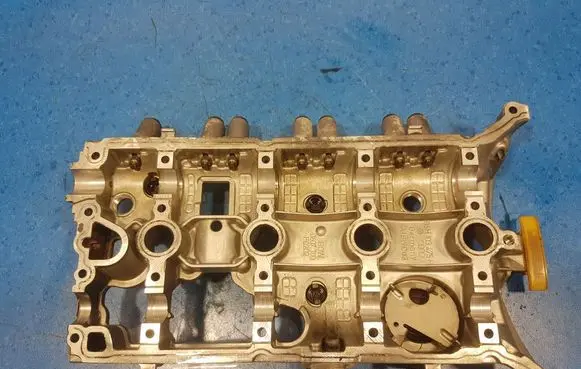 Audi A5 Sportback 8TA Rocker cam cover 06h103475H