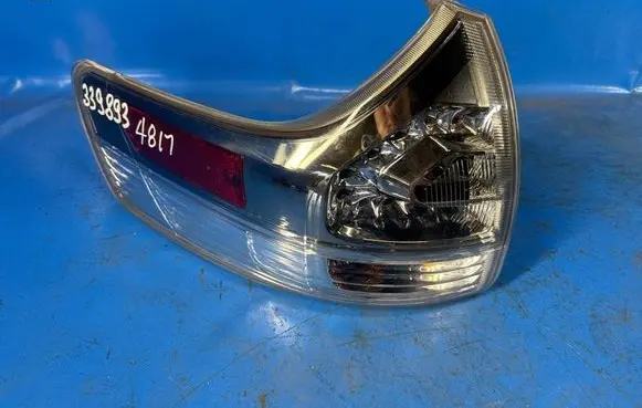 Toyota Sienna XL30 III Boot/trunk interior light 8156008040