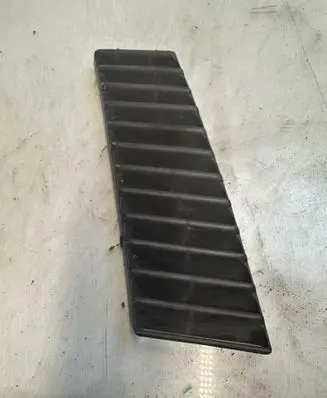 Volkswagen Transporter - Caravelle T3 Front bumper upper radiator grill 251853681