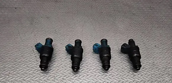 Volkswagen PASSAT B5 Fuel injectors set 06B133551