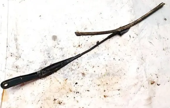 Opel Astra H Front wiper blade arm 13111222