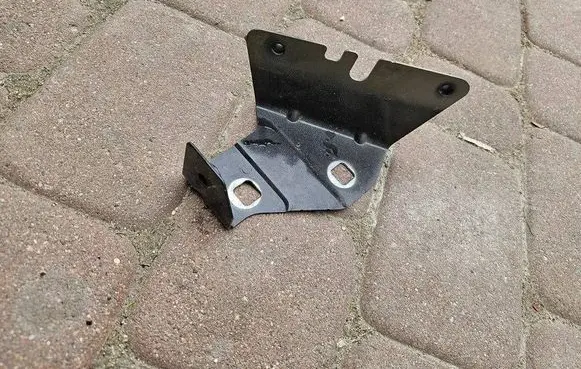 Opel Vivaro Fender mounting bracket 52045R