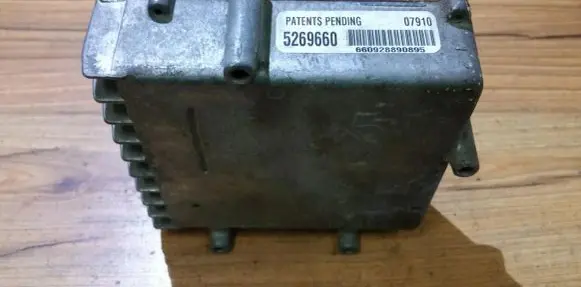Chrysler Sebring (FJ - JX) Engine control unit/module 5269660 660928890895