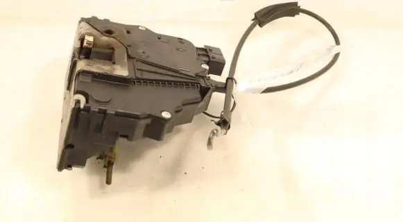 Opel Corsa D Front door lock 13258271
