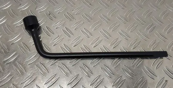 Toyota Prius+ (ZVW40) Wheel nut wrench 