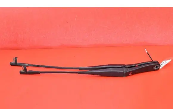 Opel Astra H Front wiper blade arm 13111219LH
