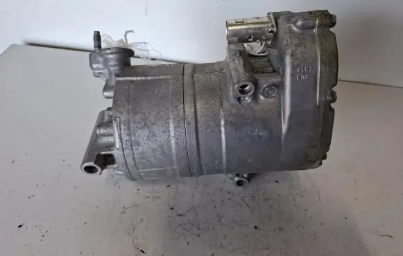 Volvo XC90 Air conditioning (A/C) compressor (pump) P32260522 1009504954