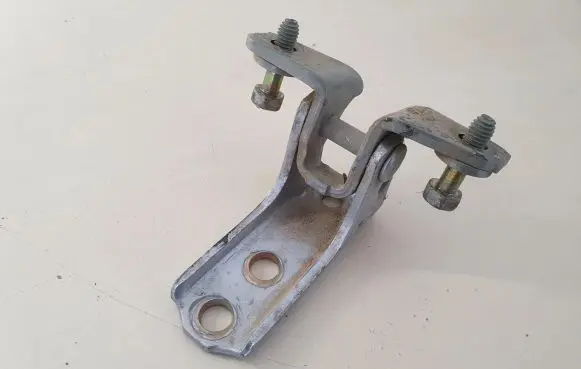 Mitsubishi Outlander Rear door lower hinge