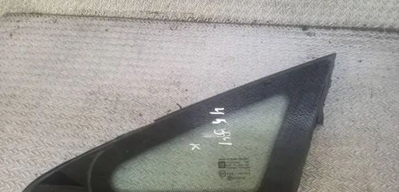 Opel Corsa D Front triangle window/glass 