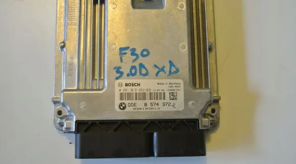 BMW 1 F20 F21 Engine control unit/module 8574372
