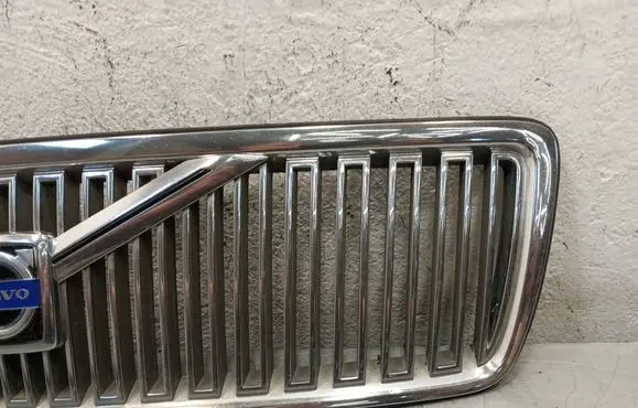 Volvo C70 Front grill 9190776 9190778