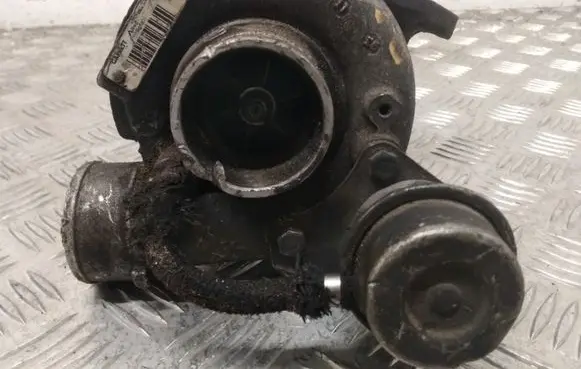 BMW 5 E39 Turbo 4655552 2243398 WD1227F