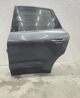 Porsche Macan (95B) Rear door