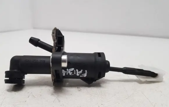 Skoda Fabia Mk2 (5J) Clutch master cylinder 6R0721398 6R0721388