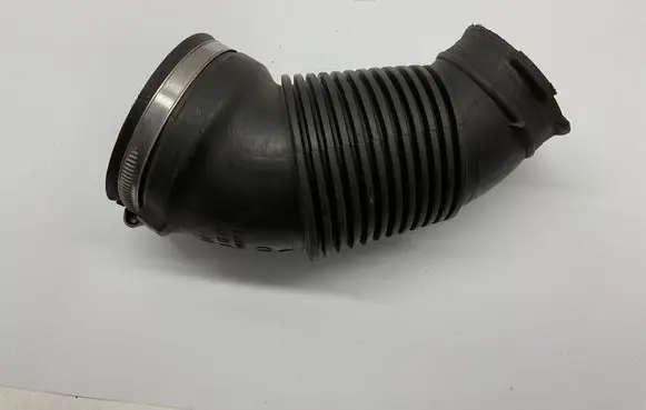 Air intake hose/pipe