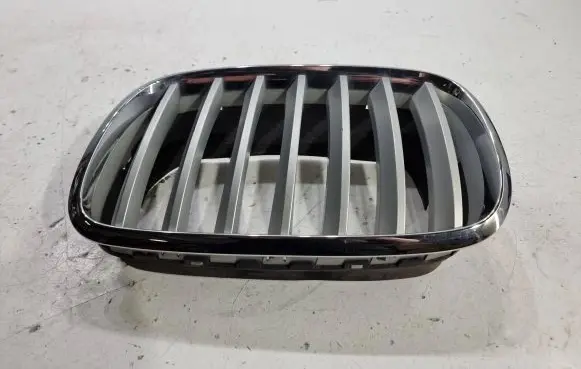 BMW X5 E70 Front bumper upper radiator grill 7171395
