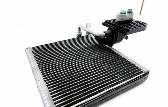 Tesla Model S A/C cooling radiator (condenser) F168FPCA4