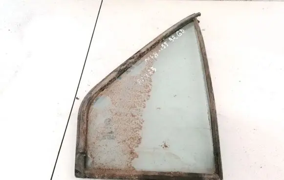 Rear vent window glass