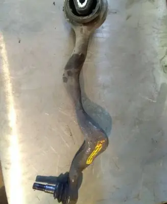 BMW 1 E81 E87 Front lower control arm/wishbone 6765305