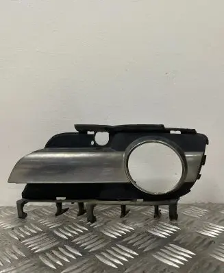 Opel Zafira B Front bumper lower grill 05511004542