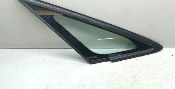 BMW 2 F46 Front door vent window glass four-door 7321944