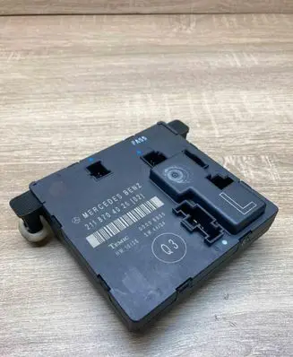 Mercedes-Benz E W211 Door control unit/module 2118704026 00006805