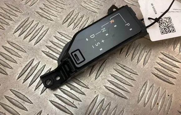 Lexus NX Gear shift selector indicator 76J744RHD